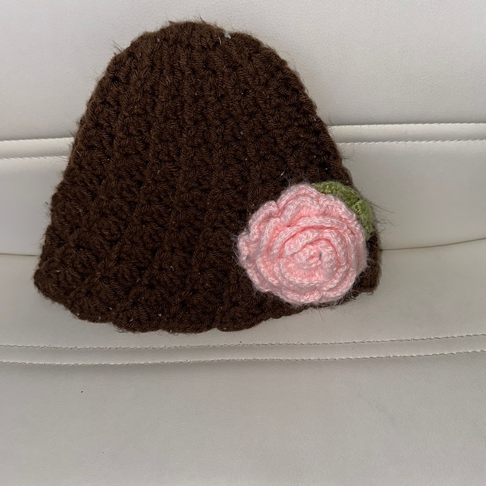 Pink floral hat.